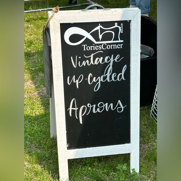 Meet your Posher, Torie - Picture 2 of 2